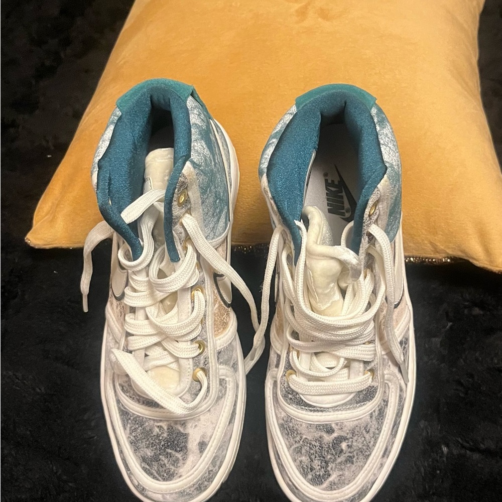 Nike White and Blue Sneakers